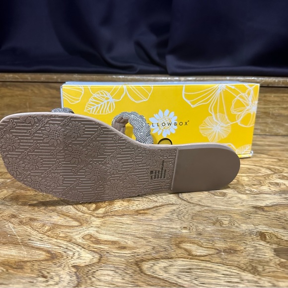 New Yellow Box Gorgeous Davie Clear rhinestone sandals Sz 10. - Picture 5 of 7